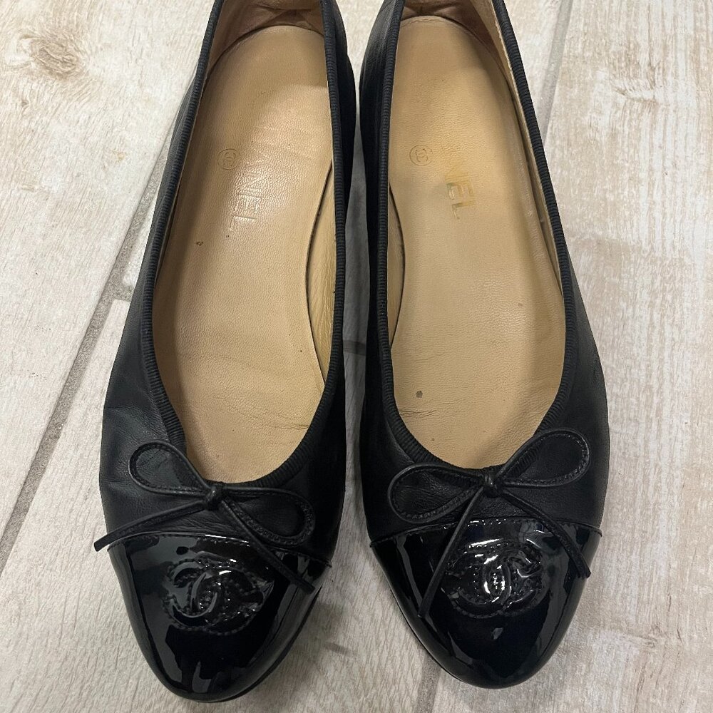 Chanel Lambskin & Patent Calfskin Black Ballet Flats
